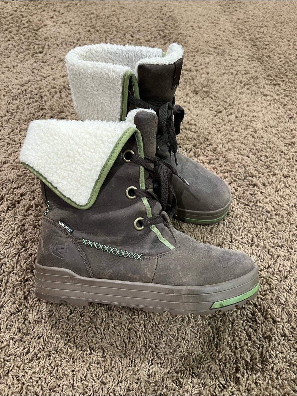 Keen Women's Brown Winter Lace-Up Boots with Cream Sherpa Collar